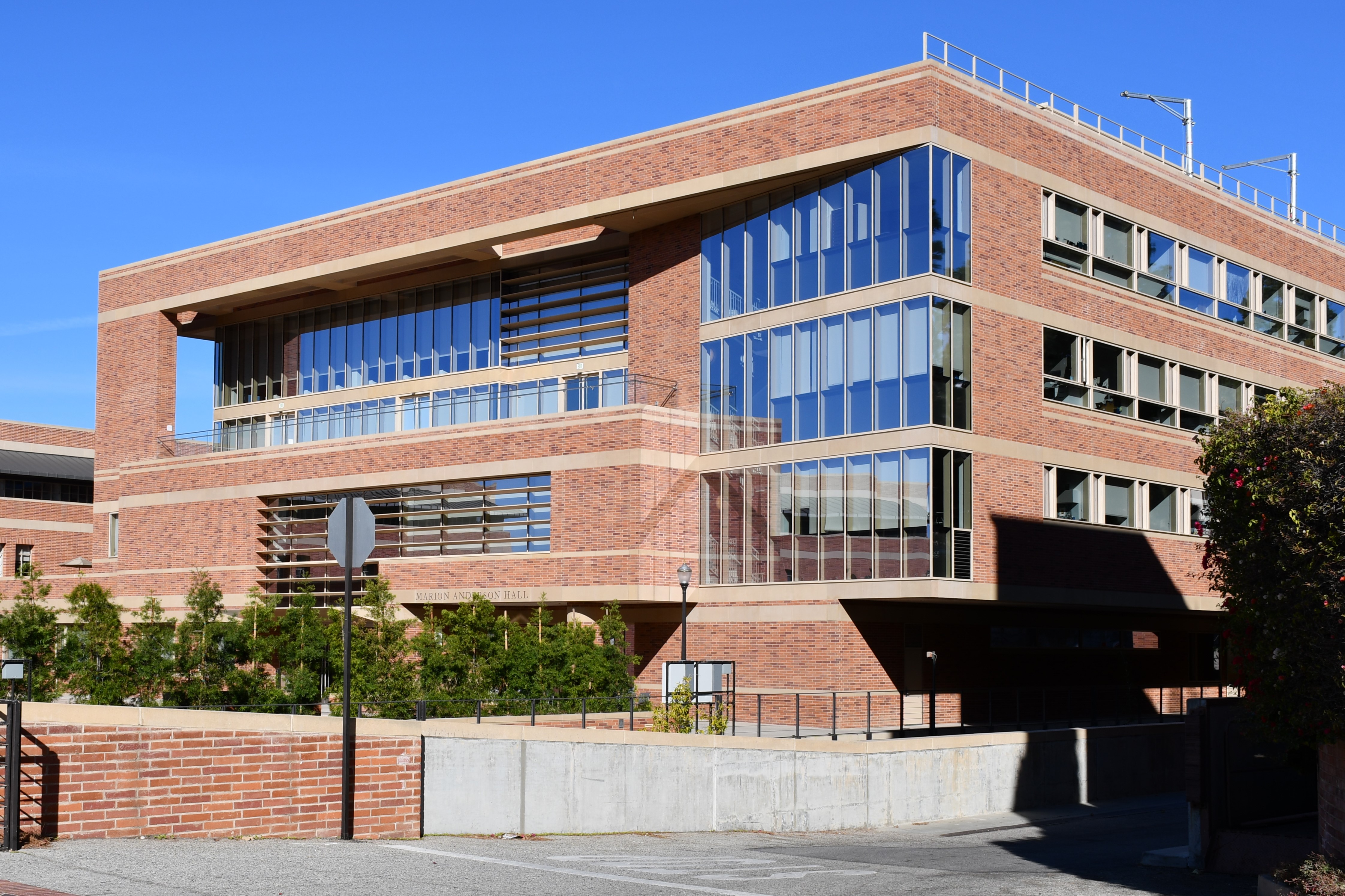 UCLA Anderson MBA